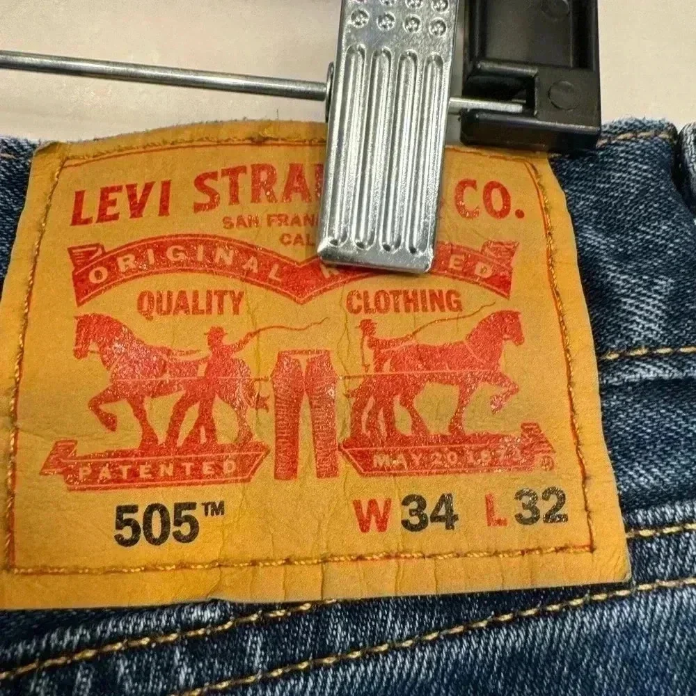 Levi’s men’s 505 jeans size 34 x 32 perfect condition
